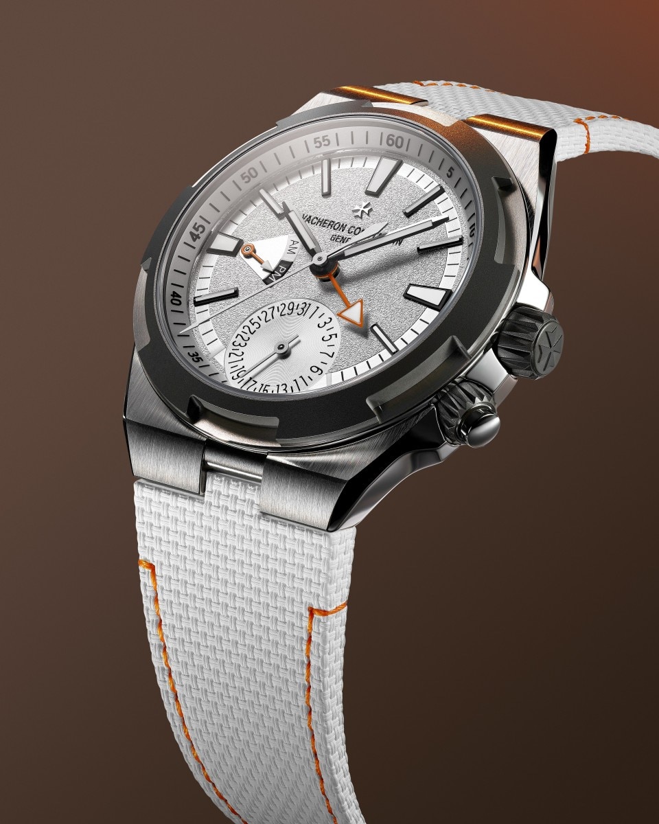 3/4 view - Packshot - Watch - Overseas dual time Cardinal Points - North - 41 mm Titanium with Rubber, Titanium straps