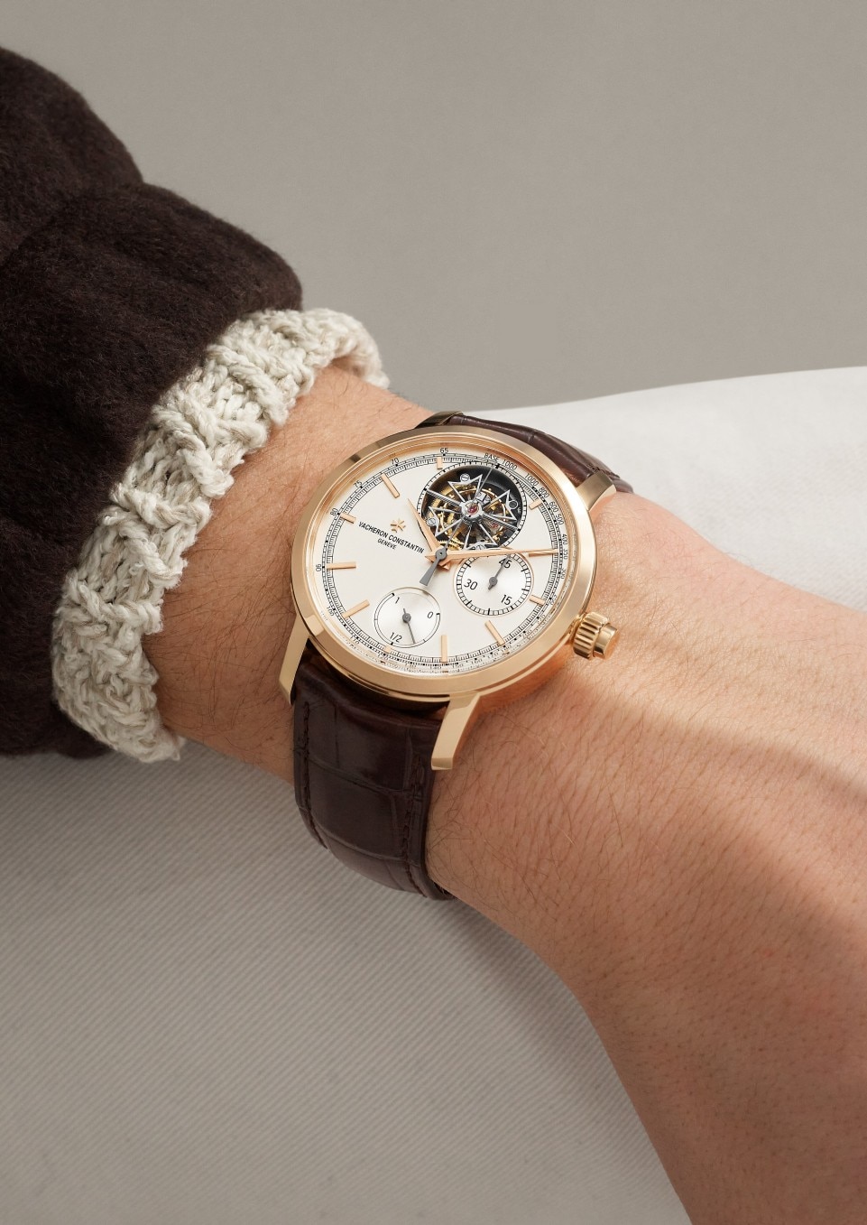 - Lifestyle product photo - Watch - Traditionnelle tourbillon chronograph - 42.5 mm Pink Gold with Alligator leather strap