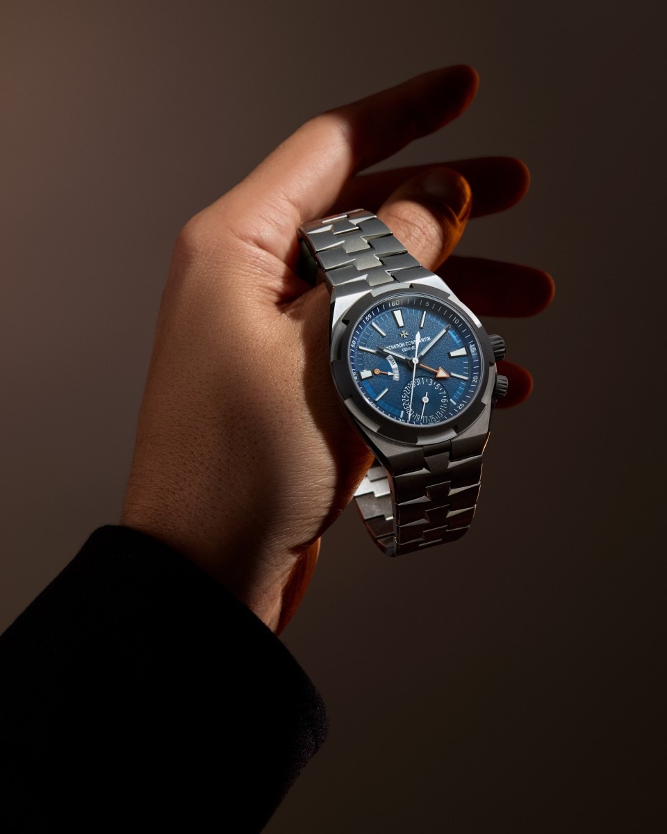 Alternative view - Lifestyle product photo - Watch - Overseas dual time Cardinal Points - East - 41 mm Titanium with Rubber, Titanium straps