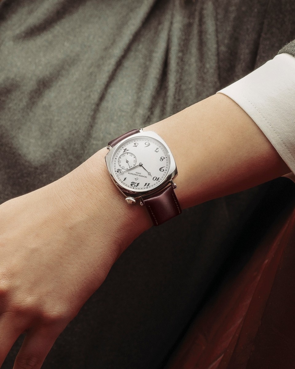 Alternative view - Lifestyle product photo - Watch - Historiques American 1921 - 36.5 mm White Gold with Calfskin leather strap