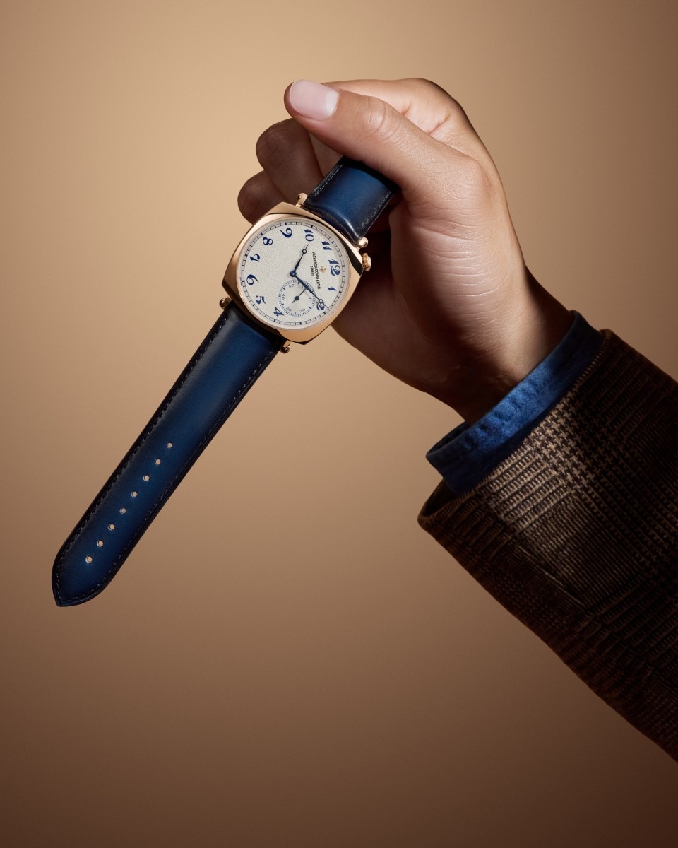 Alternative view - Lifestyle product photo - Watch - Historiques American 1921 - 40x40 mm Pink Gold with Calfskin leather strap