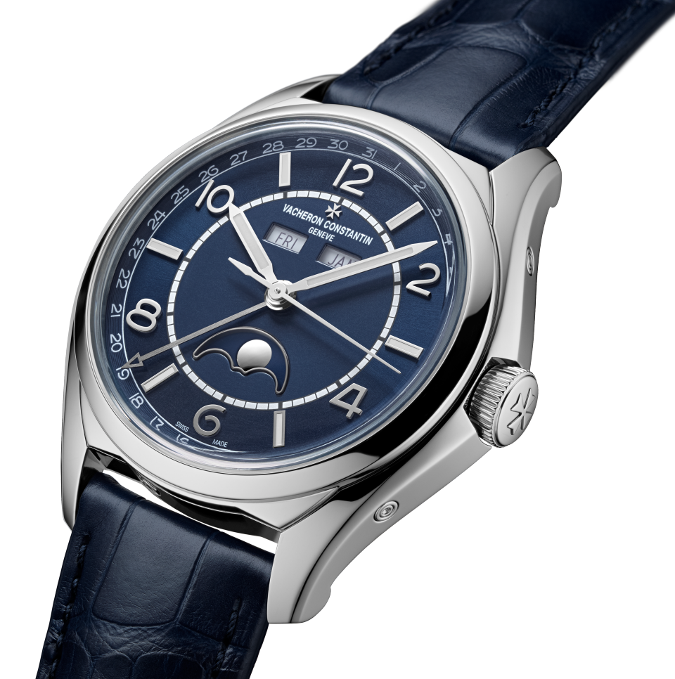 3/4 view - Packshot - Watch - Fiftysix complete calendar - 40 mm Steel with Alligator leather strap