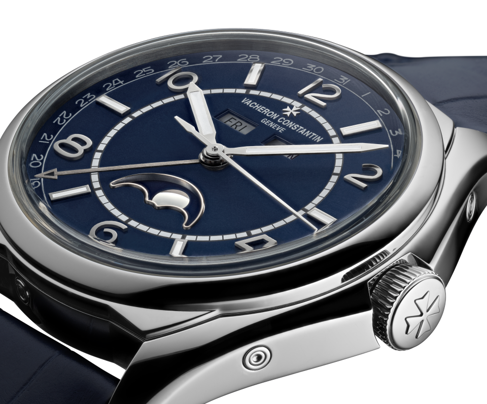 Alternative view - Ambiance product photo - Watch - Fiftysix complete calendar - 40 mm Steel with Alligator leather strap