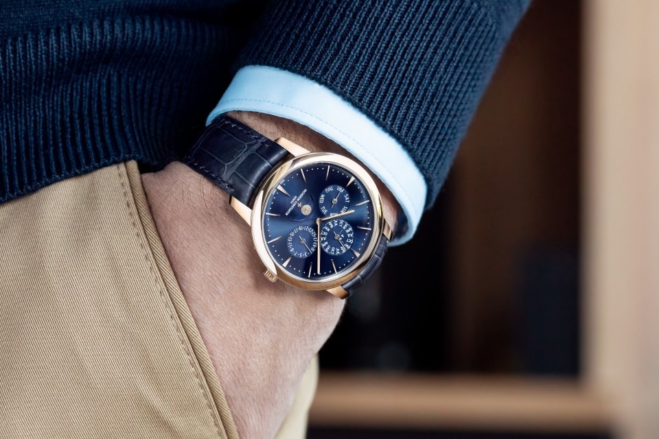 Other view - Lifestyle product photo - Watch - Patrimony perpetual calendar ultra-thin - 41 mm Pink Gold with Alligator leather strap