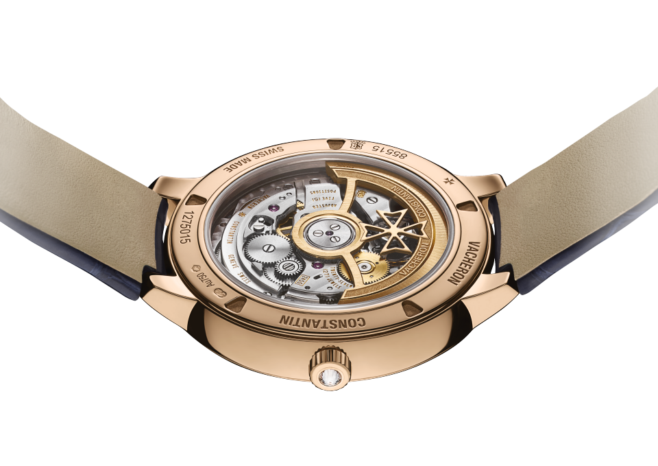Alternative view - Ambiance product photo - Watch - Patrimony self-winding - 36.5 mm Pink Gold with Alligator leather strap