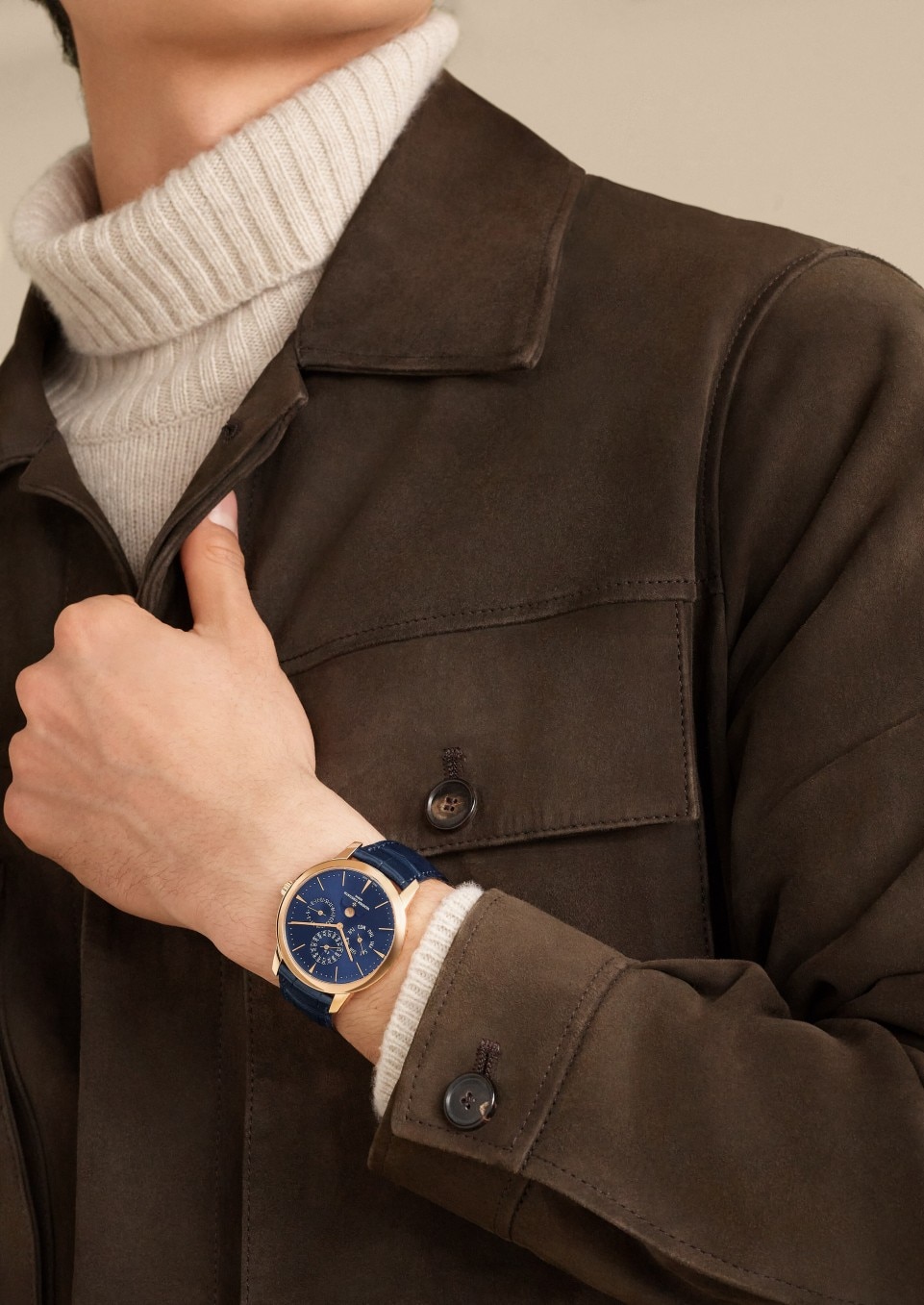- Lifestyle product photo - Watch - Patrimony perpetual calendar ultra-thin - 41 mm Pink Gold with Alligator leather strap