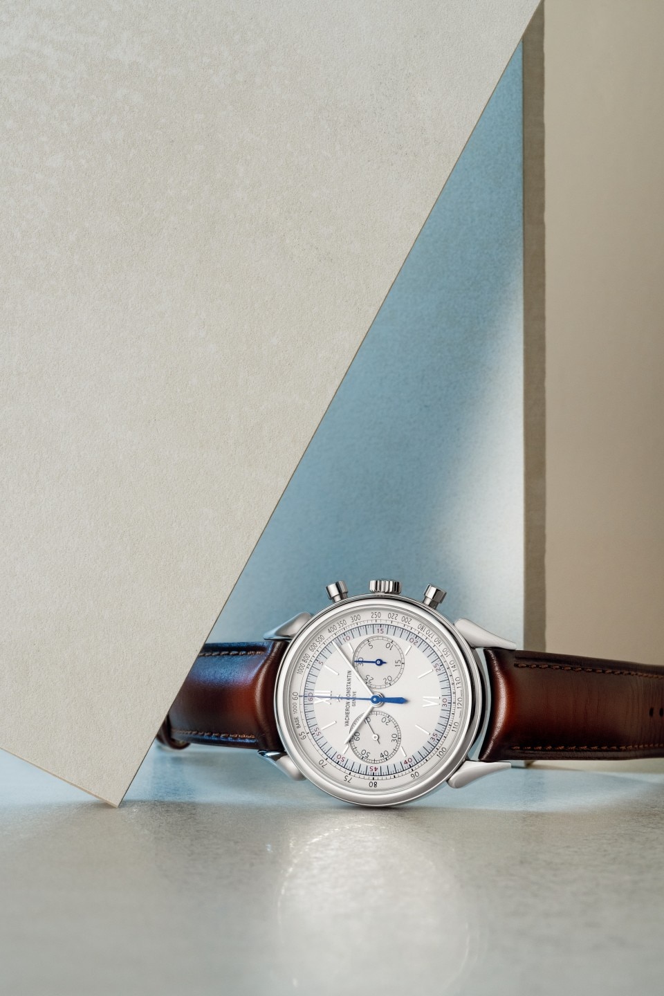 Other view - Lifestyle product photo - Watch - Historiques Cornes de vache 1955 - 38.5 mm Steel with Calfskin leather strap