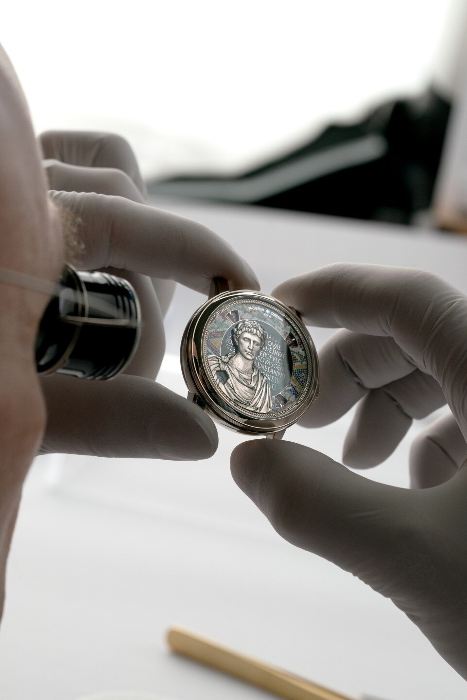 Other view - Lifestyle product photo - Watch - Métiers d'Art Tribute to great civilisations - Buste d'Auguste - 42 mm White Gold with Alligator leather strap