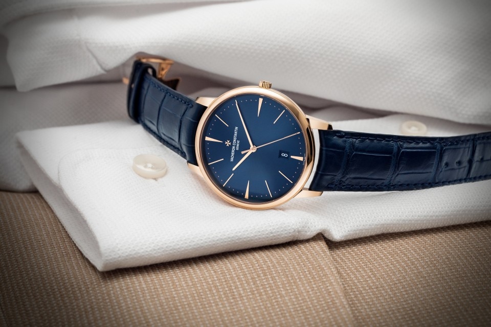 Other view - Lifestyle product photo - Watch - Patrimony self-winding - 40 mm Pink Gold with Alligator leather strap