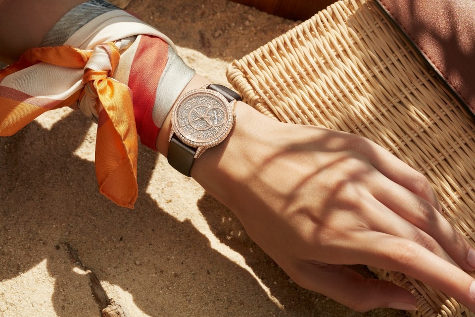 Other view - Lifestyle product photo - Watch - Égérie self-winding - 35 mm Pink Gold with Alligator leather, Satin straps