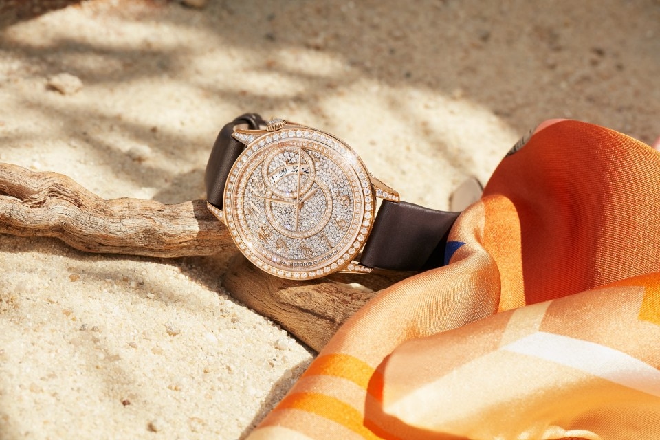 Other view - Lifestyle product photo - Watch - Égérie self-winding - 35 mm Pink Gold with Alligator leather, Satin straps
