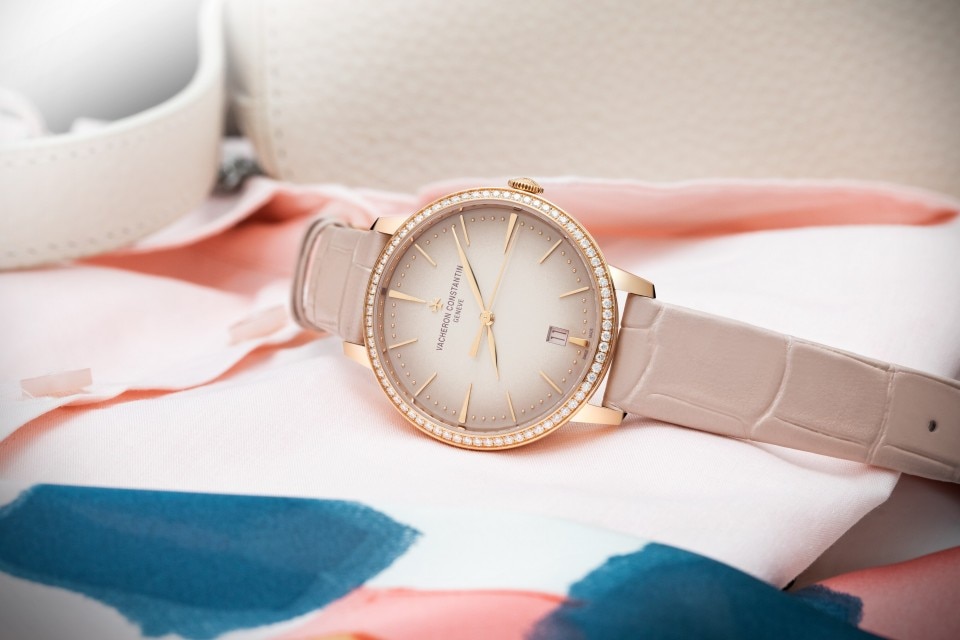 Other view - Lifestyle product photo - Watch - Patrimony self-winding - 36.5 mm Pink Gold with Alligator leather strap