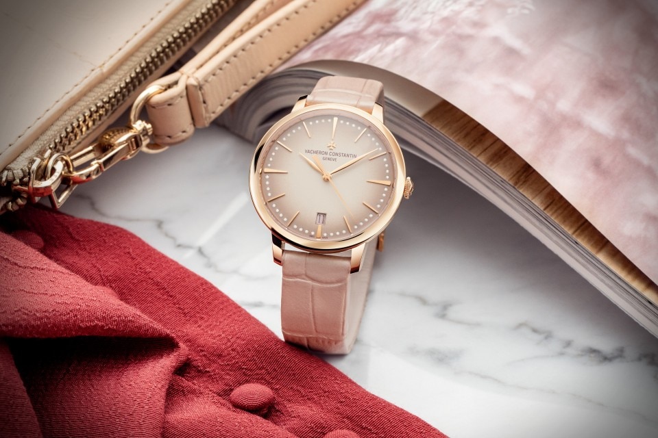 Other view - Lifestyle product photo - Watch - Patrimony self-winding - 36.5 mm Pink Gold with Alligator leather strap