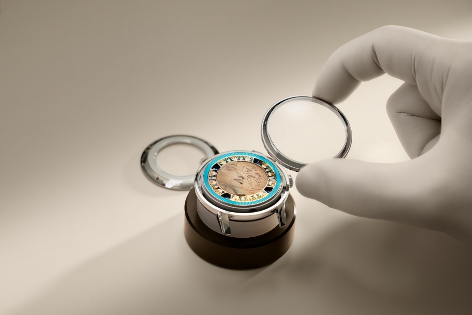  - Image - Watch - Métiers d'Art Tribute to great civilisations - Buste d'Akhénaton - 42 mm White Gold with Alligator leather strap