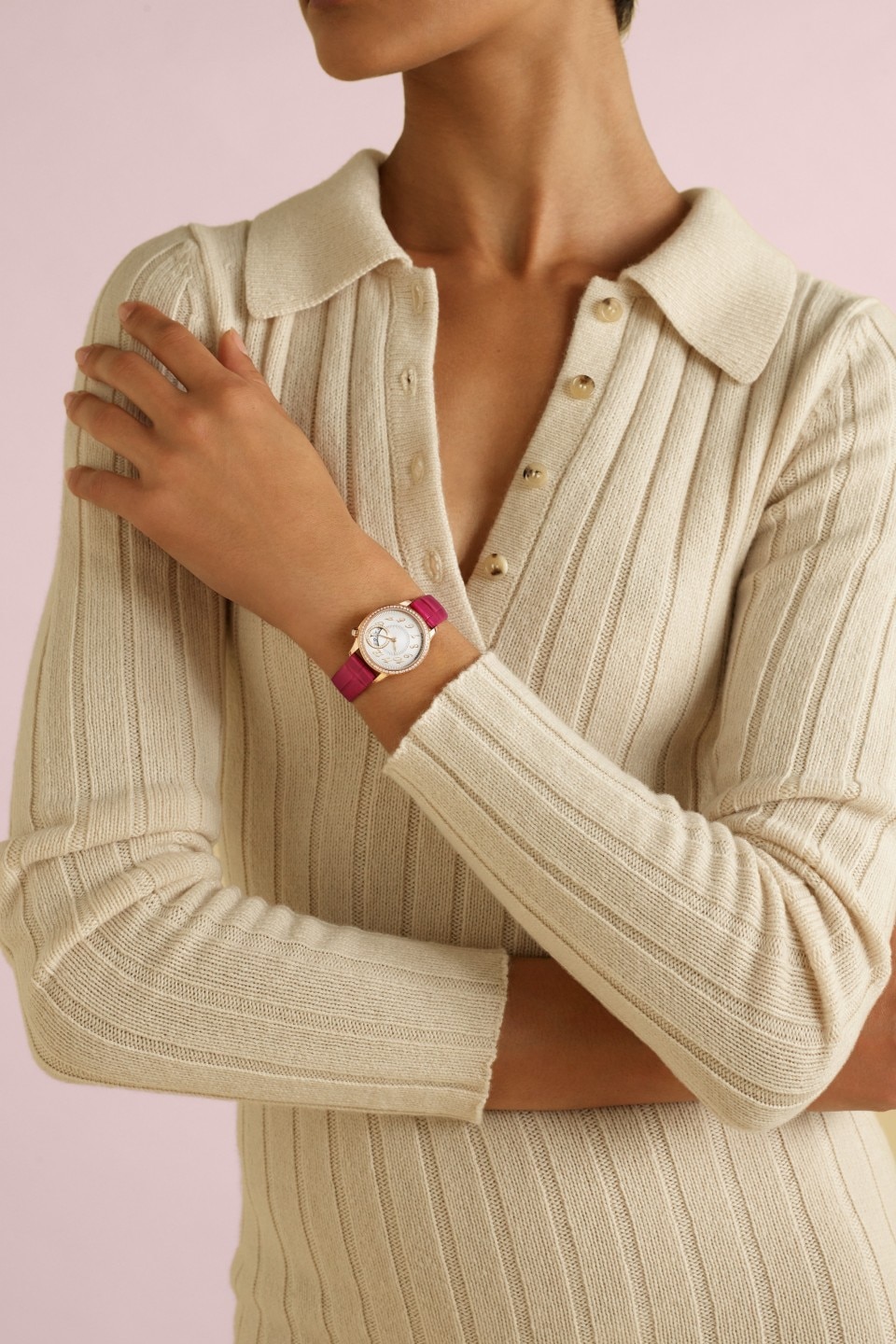 - Lifestyle product photo - Watch - Égérie quartz - 30 mm Pink Gold with Alligator leather strap