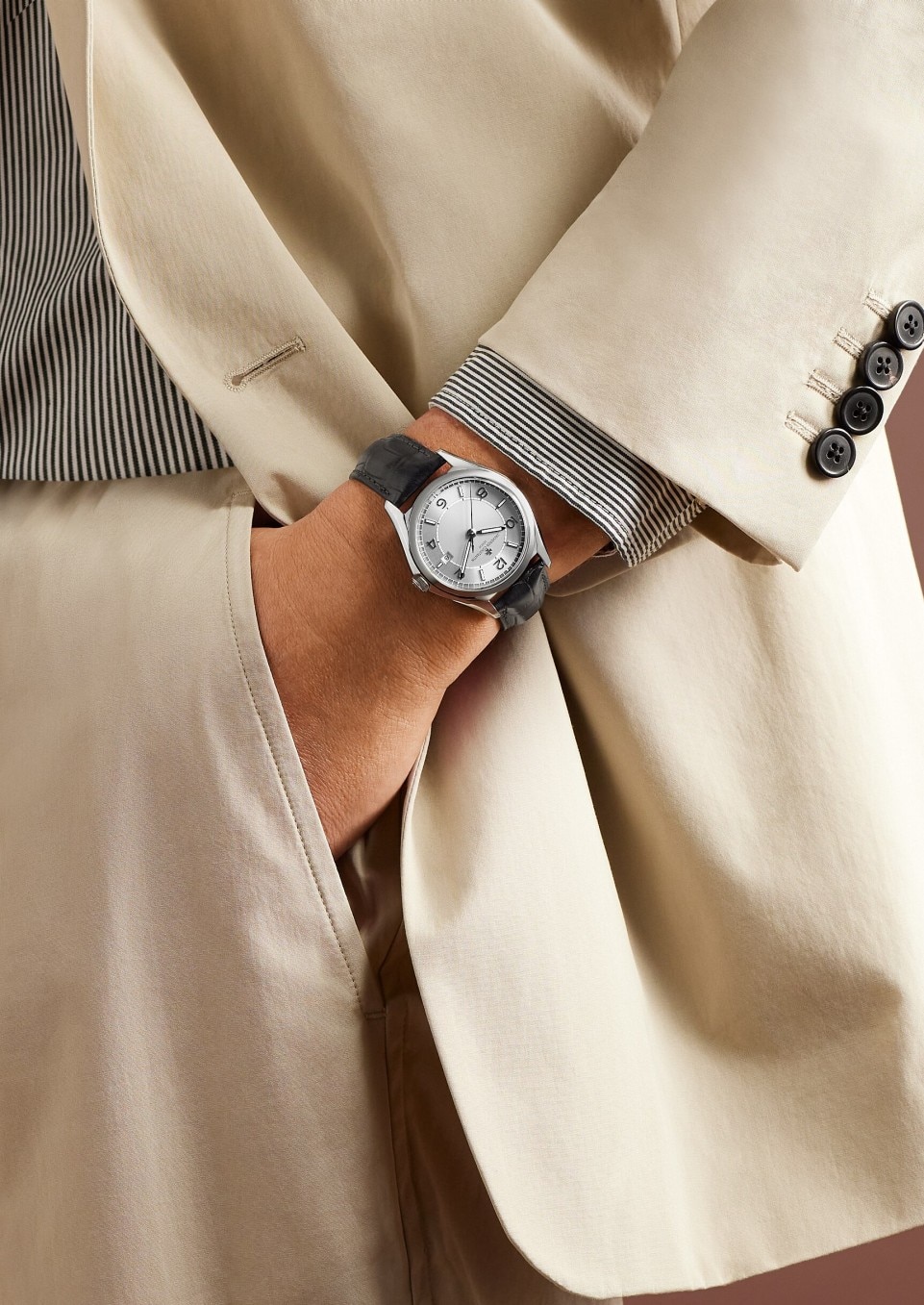 - Lifestyle product photo - Watch - Fiftysix self-winding - 40 mm Steel with Alligator leather strap