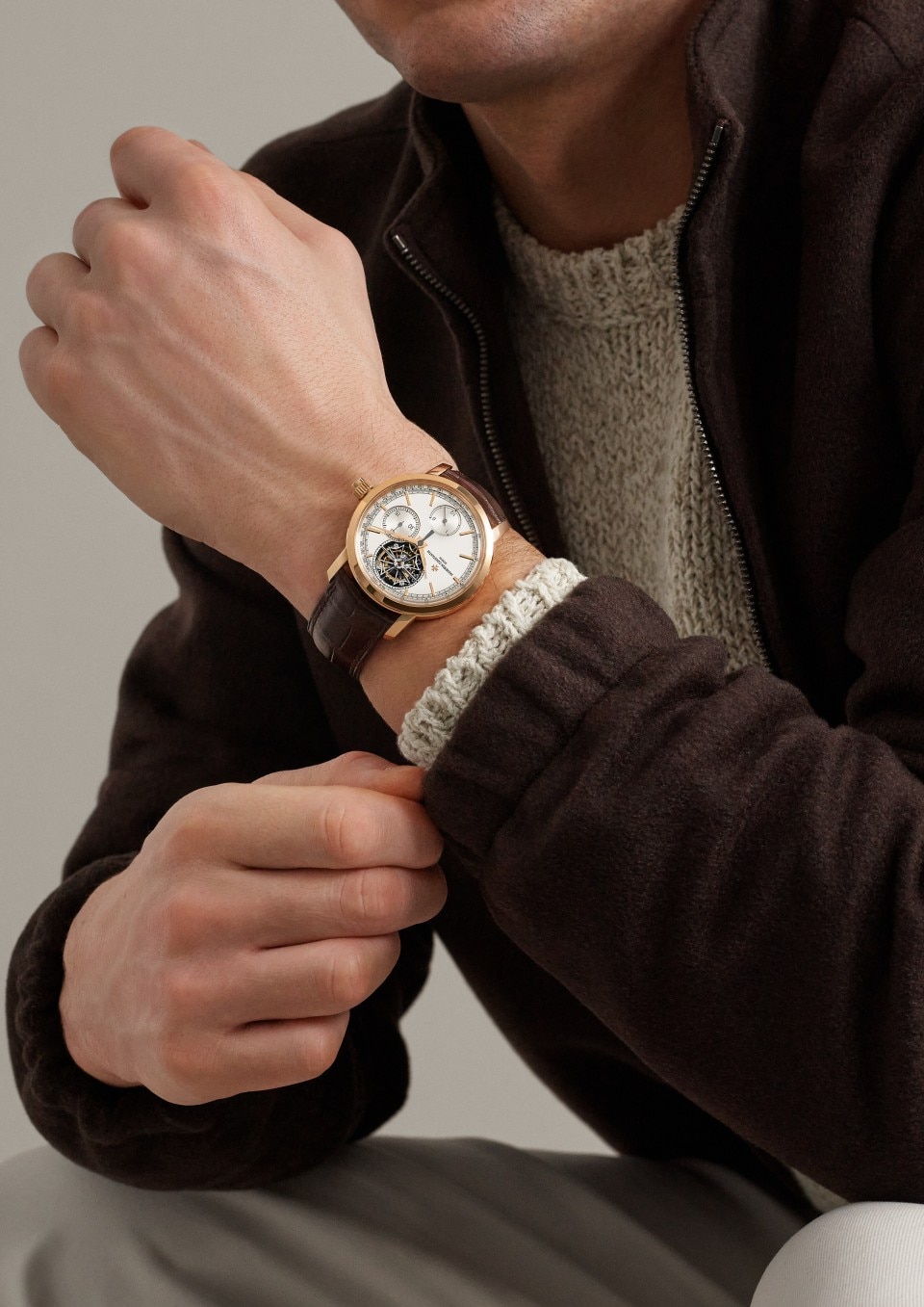 - Lifestyle product photo - Watch - Traditionnelle tourbillon chronograph - 42.5 mm Pink Gold with Alligator leather strap