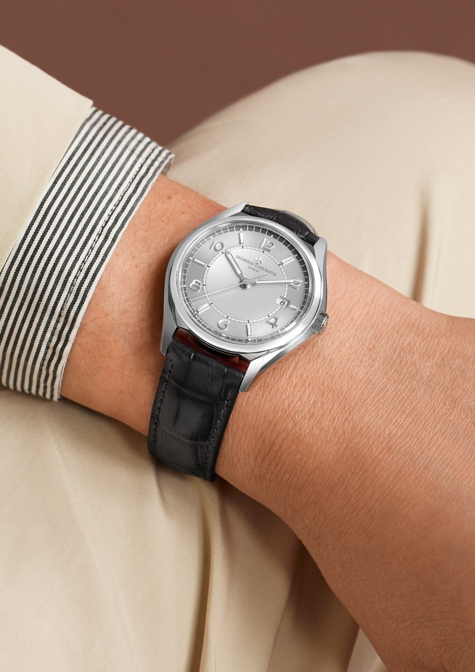 - Lifestyle product photo - Watch - Fiftysix self-winding - 40 mm Steel with Alligator leather strap