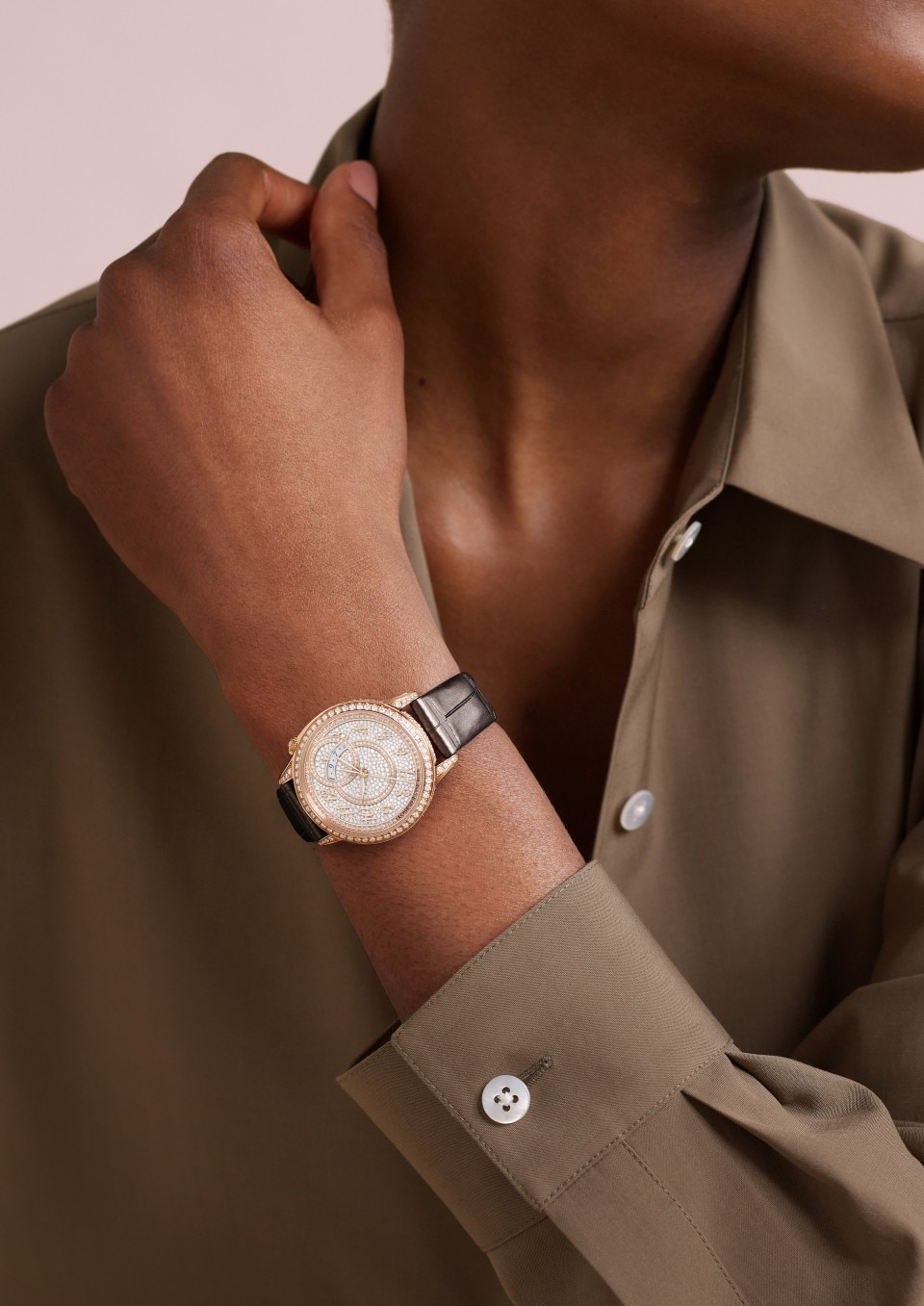 - Lifestyle product photo - Watch - Égérie self-winding - 35 mm Pink Gold with Alligator leather, Satin straps