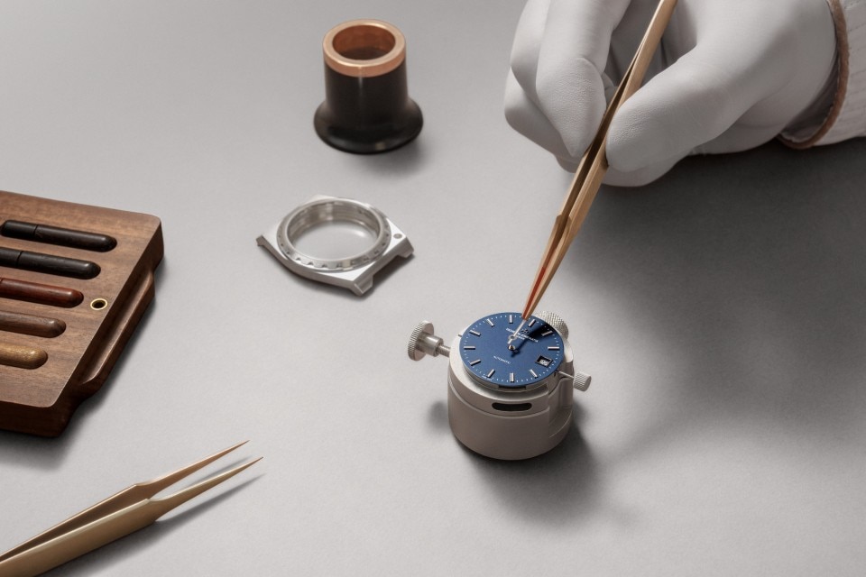 Alternative view - Reportage - Watch - Historiques 222 - 37 mm Steel with strap