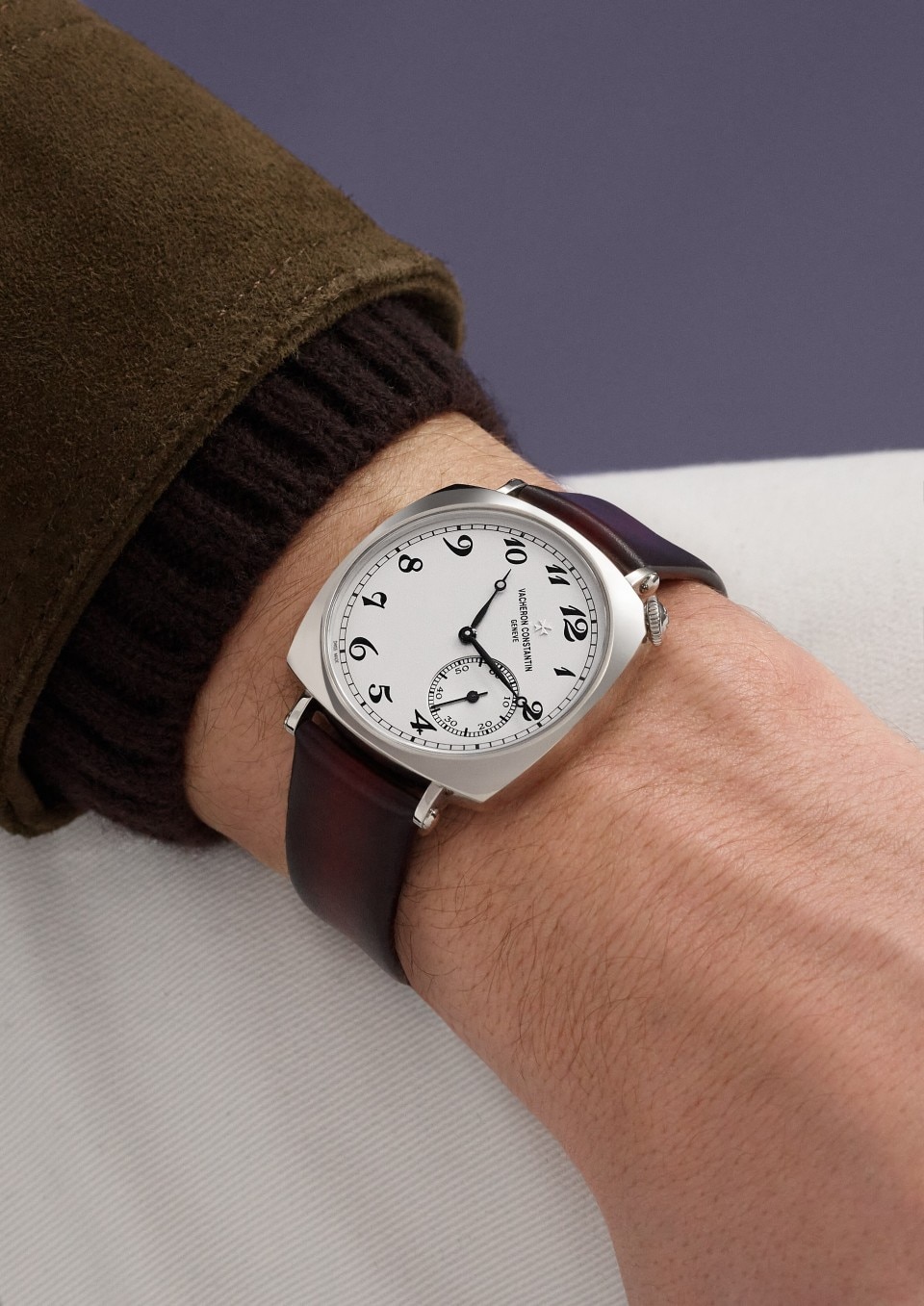 - Lifestyle product photo - Watch - Historiques American 1921 - 36.5 mm White Gold with Calfskin leather strap