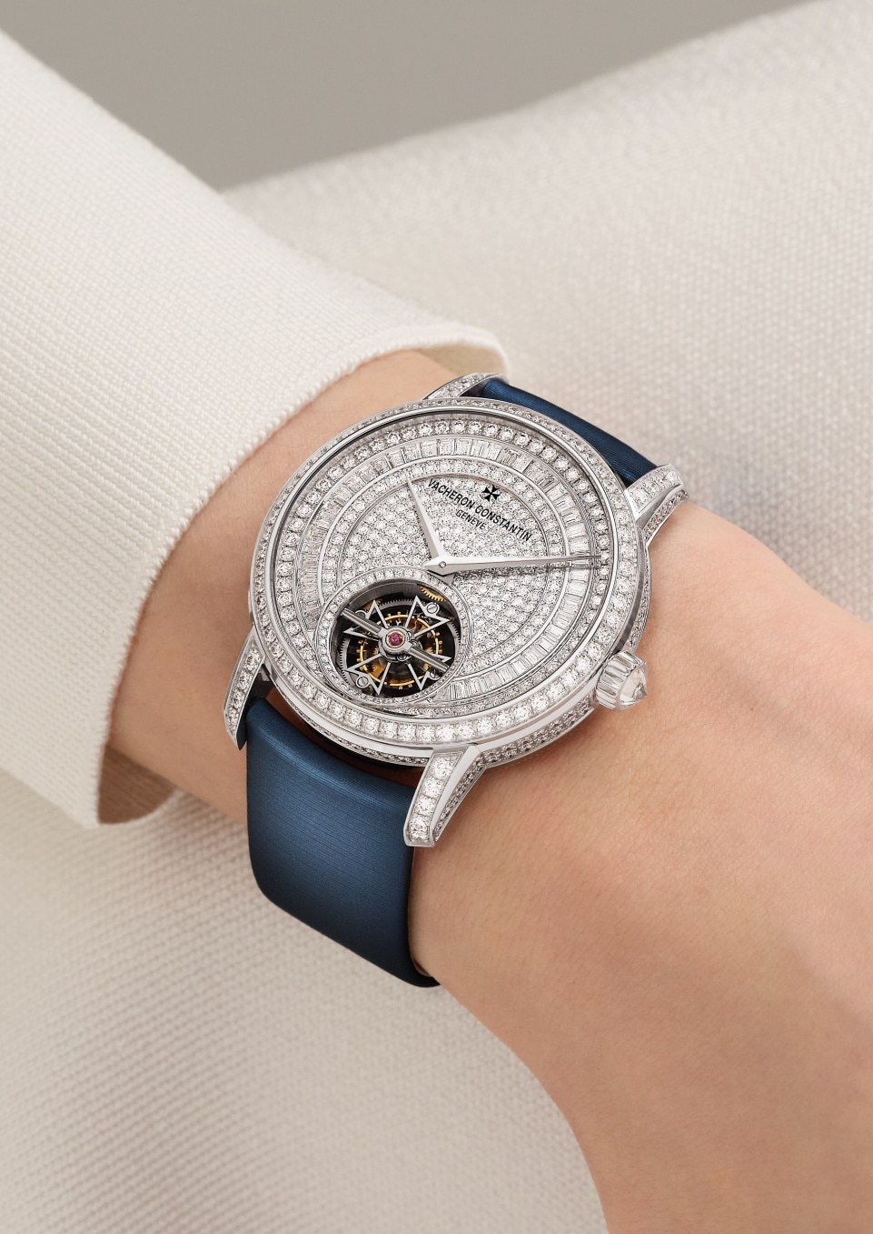 - Lifestyle product photo - Watch - Traditionnelle tourbillon jewellery - 39 mm White Gold with Satin, Alligator leather straps