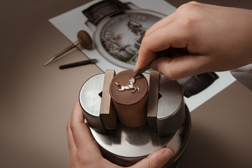 Alternative view - Image - Watch - Métiers d'Art The legend of the Chinese zodiac - year of the horse - 40 mm Platinum with Alligator leather strap