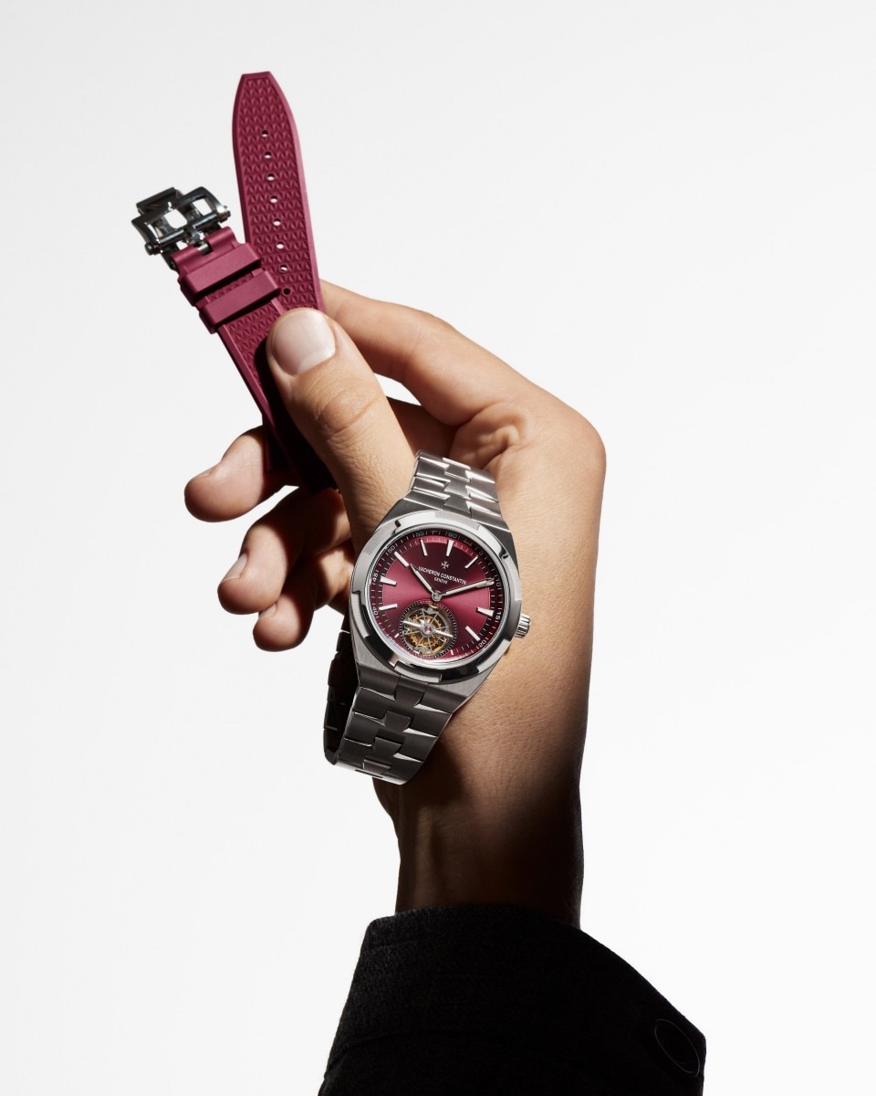 Alternative view - Lifestyle product photo - Watch - Overseas Tourbillon - 42.5 mm Titanium with Rubber, Titanium straps