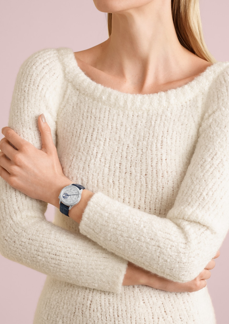  - 生活风格作品照片 - 腕表 - Égérie伊灵女神系列月相 - 37毫米 白金 隽永 鳄鱼皮, 缎面效果小牛皮 表带