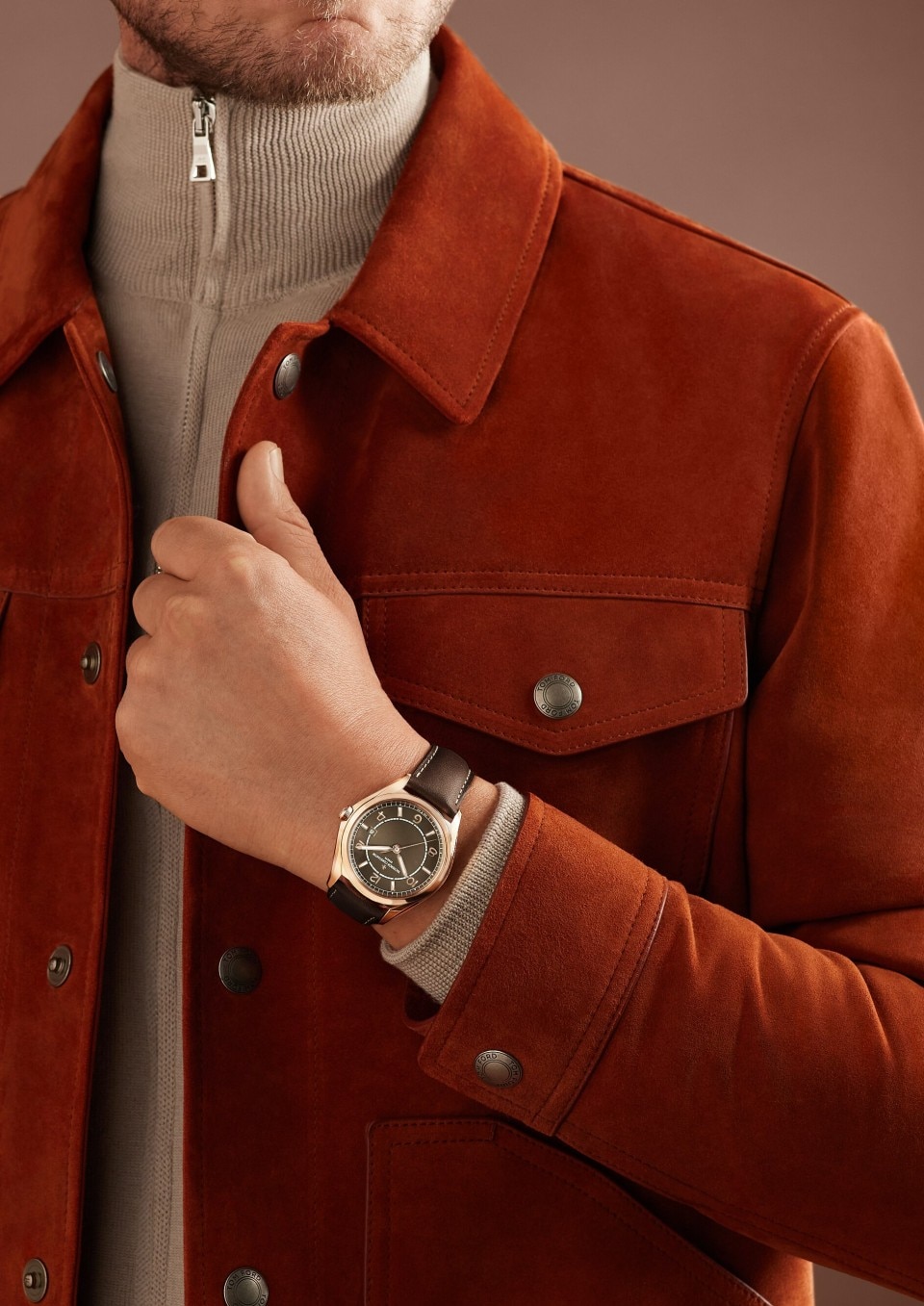 - Lifestyle product photo - Watch - Fiftysix self-winding - 40 mm Pink Gold with Calfskin leather strap