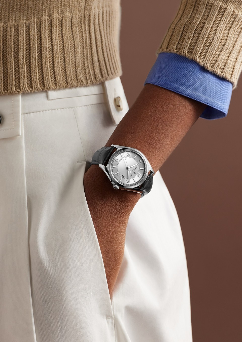 - Lifestyle product photo - Watch - Fiftysix self-winding - 40 mm Steel with Alligator leather strap