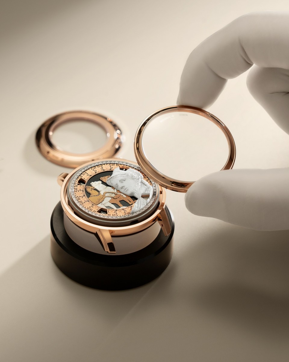  - 品牌形象 - 腕表 - Métiers d'Art艺术大师系列致敬伟大文明腕表 – 韦莱特里的雅典娜 - 42毫米 粉红金 隽永 鳄鱼皮 表带