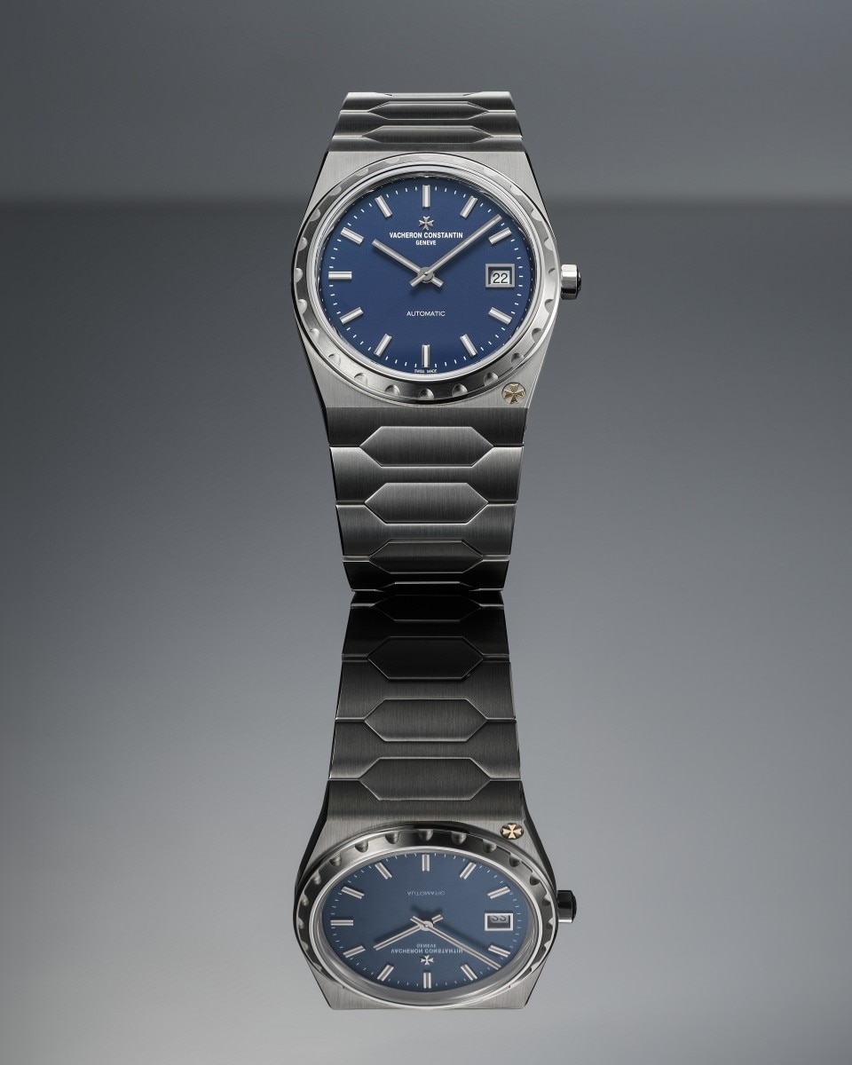 Alternative view - Lifestyle product photo - Watch - Historiques 222 - 37 mm Steel with strap