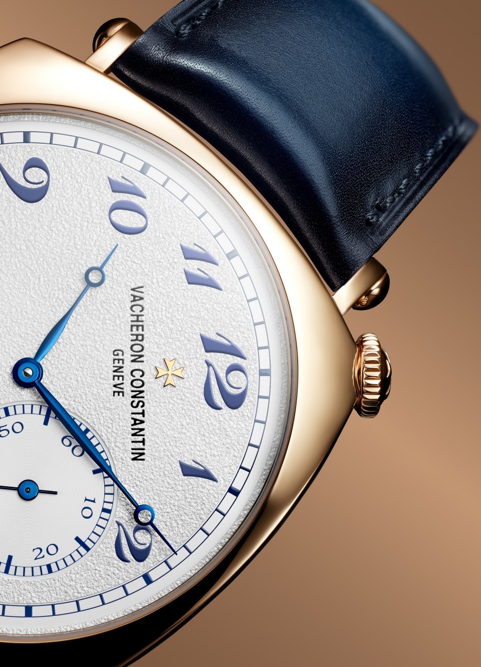 Alternative view - Lifestyle product photo - Watch - Historiques American 1921 - 40x40 mm Pink Gold with Calfskin leather strap