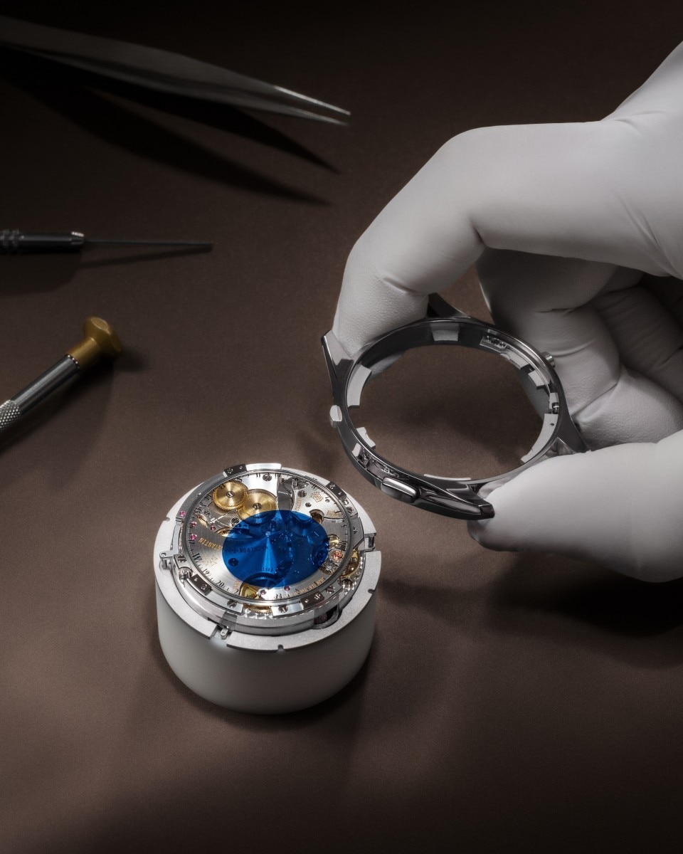 可选视图 - 品牌形象 - 腕表 - Métiers d’Art艺术大师系列致敬时光臻途 - 43毫米 白金 隽永 鳄鱼皮 表带