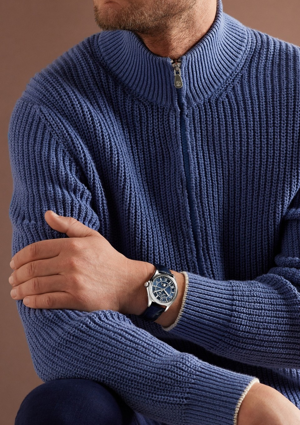 - Lifestyle product photo - Watch - Fiftysix complete calendar - 40 mm Steel with Alligator leather strap