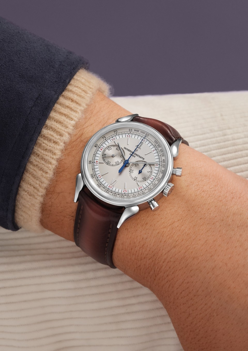 - Lifestyle product photo - Watch - Historiques Cornes de vache 1955 - 38.5 mm Steel with Calfskin leather strap