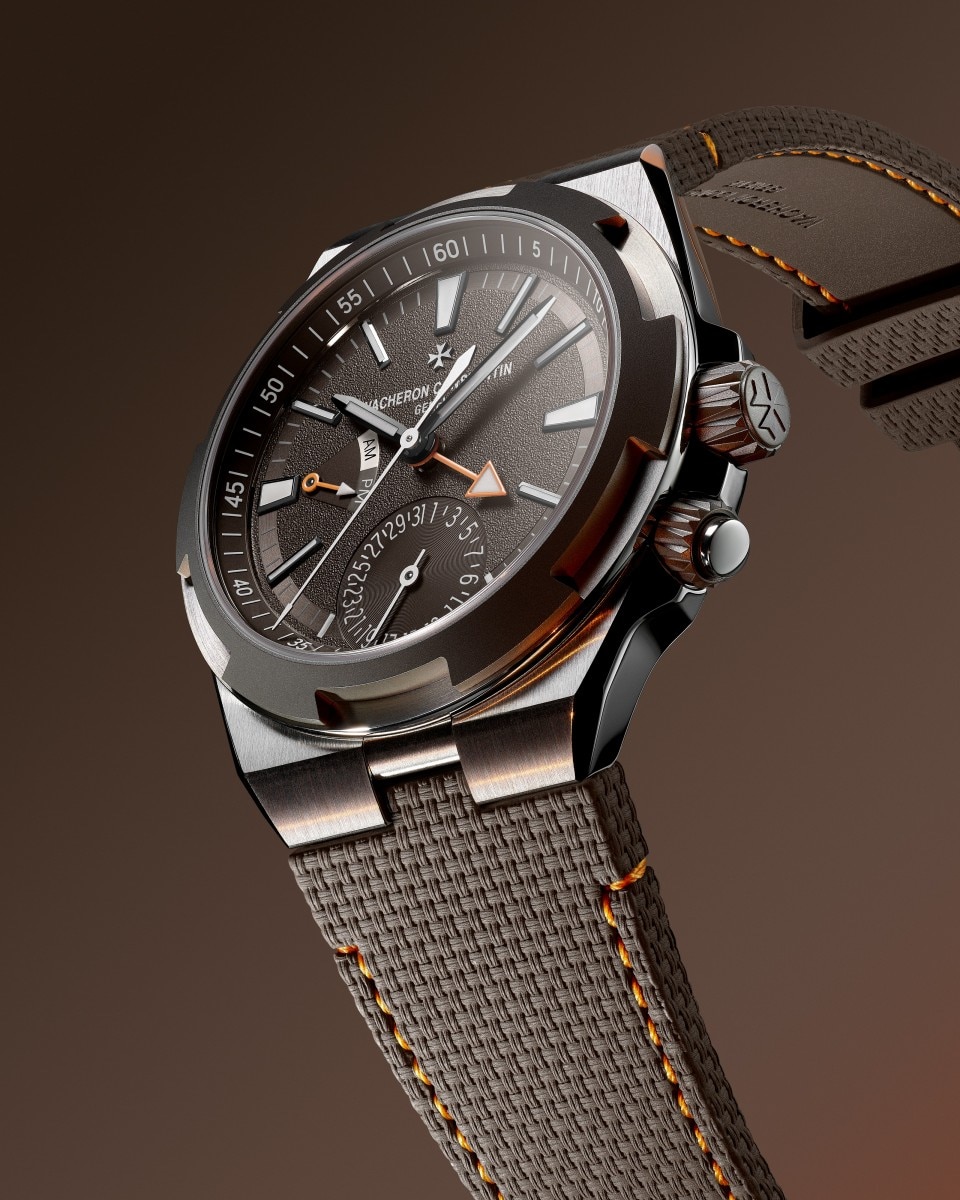 3/4 view - Packshot - Watch - Overseas dual time Cardinal Points - South - 41 mm Titanium with Rubber, Titanium straps