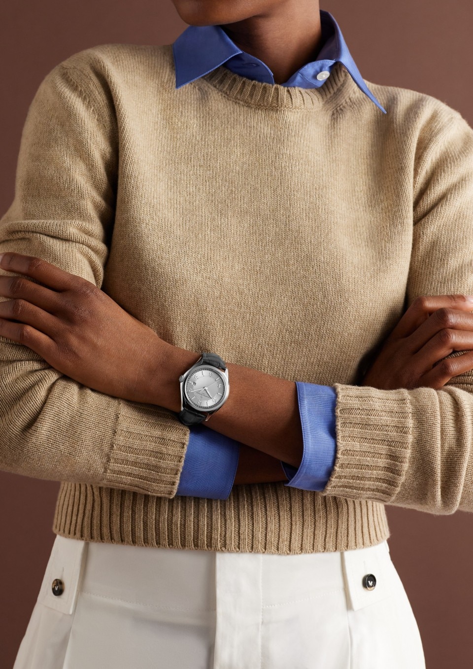 - Lifestyle product photo - Watch - Fiftysix self-winding - 40 mm Steel with Alligator leather strap