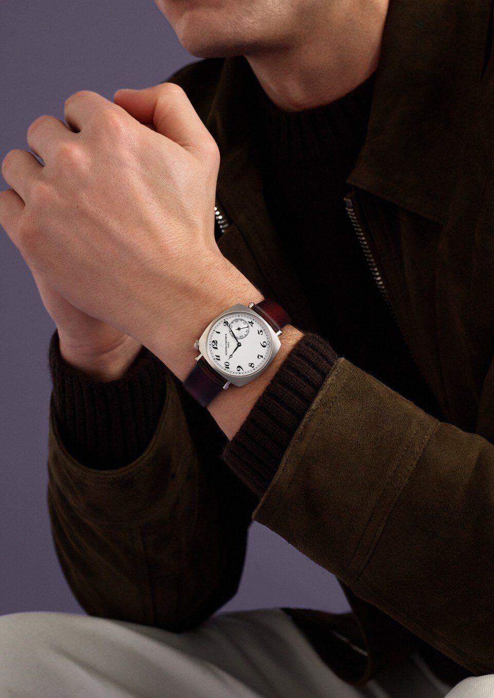 - Lifestyle product photo - Watch - Historiques American 1921 - 36.5 mm White Gold with Calfskin leather strap