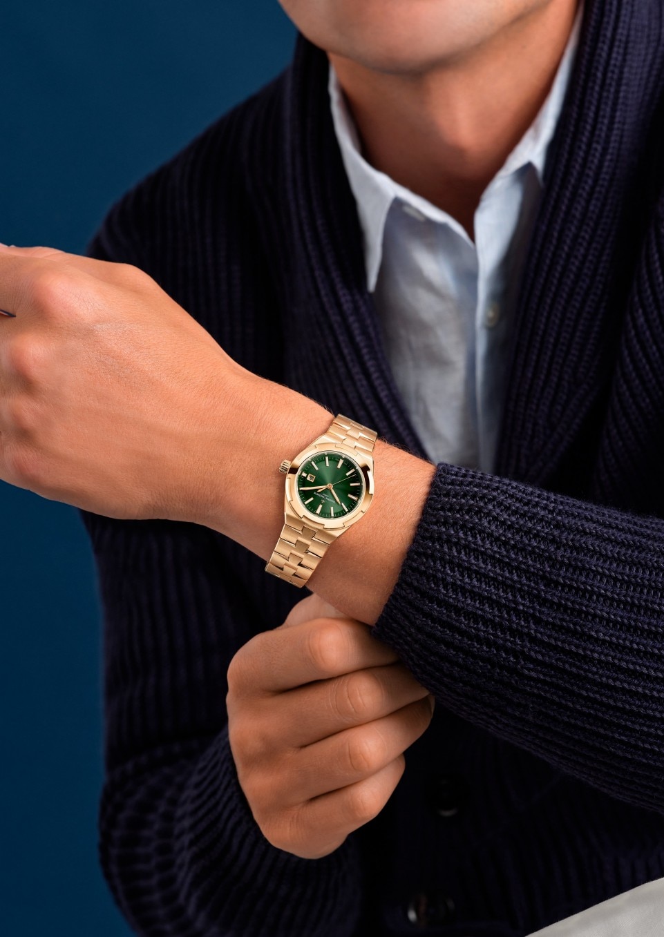 Alternative view - Image - Watch - Overseas self-winding - 34.5 mm Pink Gold with Rubber, Grained calfskin leather straps