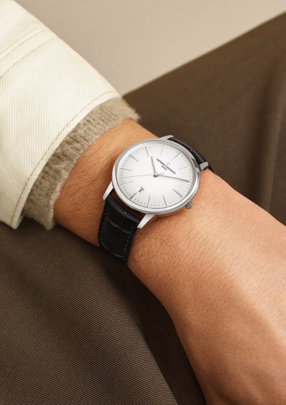 - 生活风格作品照片 - 腕表 - Patrimony传承系列自动上链 - 40毫米 白金 隽永 鳄鱼皮 表带