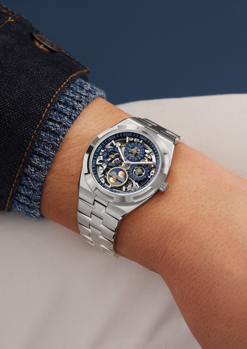 Overseas perpetual calendar ultra thin skeleton 41.5 mm White Gold