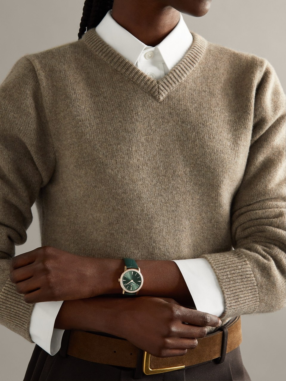- Lifestyle product photo - Watch - Traditionnelle manual-winding - 33 mm Pink Gold with Alligator leather strap