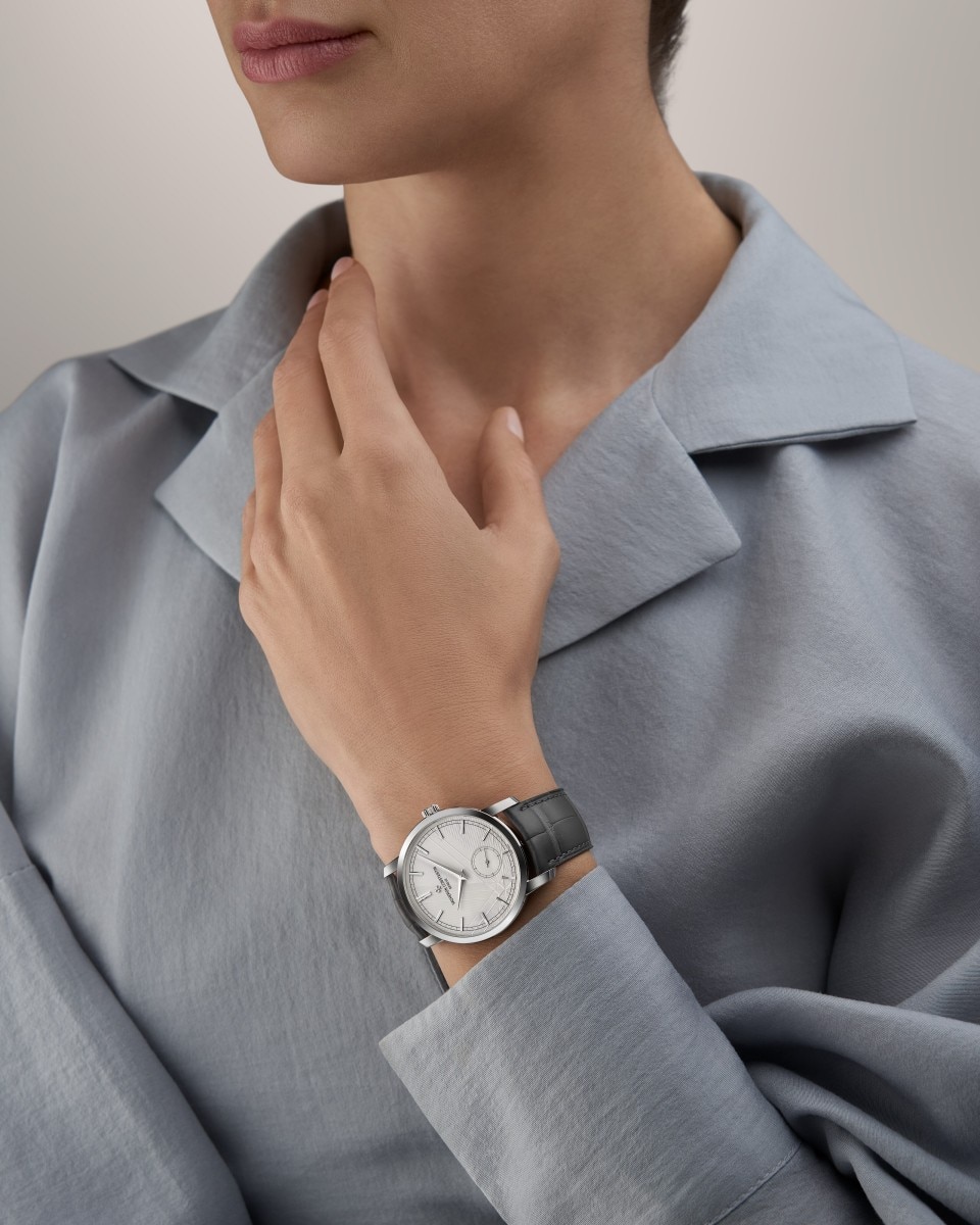 可选视图 - 生活风格作品照片 - 腕表 - Traditionnelle传袭系列手动上链腕表 - 38毫米 铂金 隽永 鳄鱼皮 表带