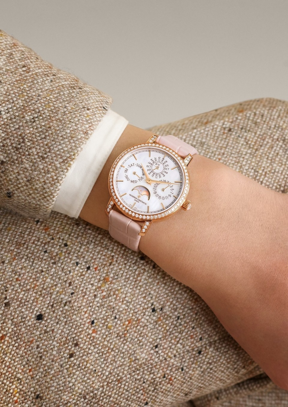 - Lifestyle product photo - Watch - Traditionnelle perpetual calendar ultra-thin - 36.5 mm Pink Gold with Alligator leather strap
