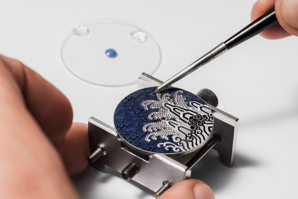 - Image - Watch - Métiers d’Art Tribute to traditional symbols - Moonlight slivers - 38 mm White Gold with Alligator leather strap