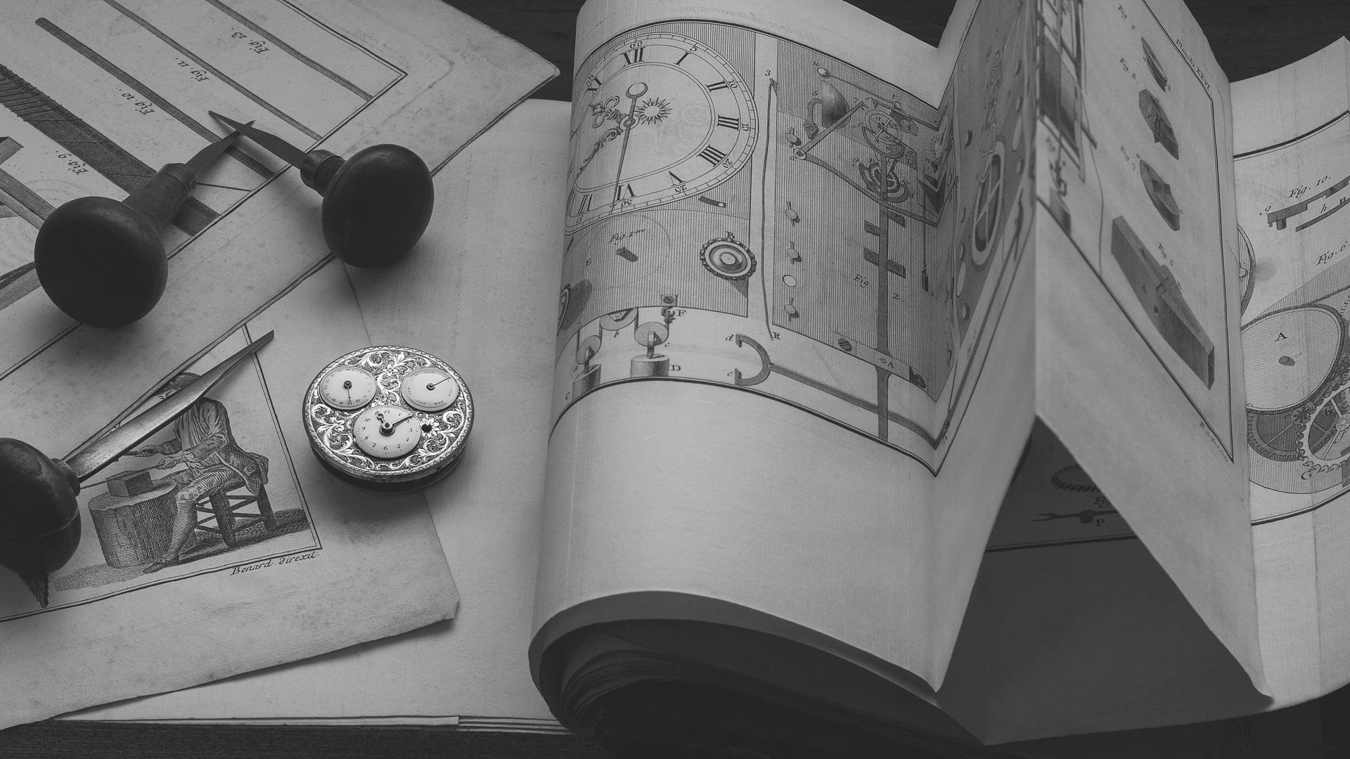 历史制表手稿与精密零件，彰显品牌制表传统。