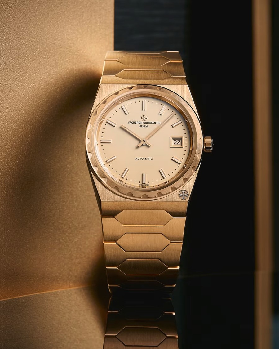 Historiques 222 yellow gold watch