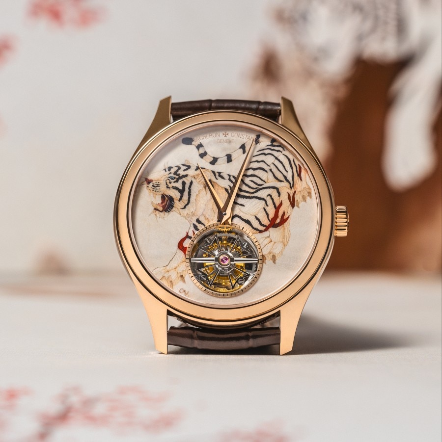 表盘上画着老虎的手表